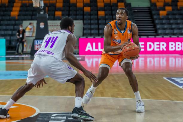 他在新疆队 他在新疆队