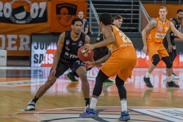 否保持稳定 否保持稳定