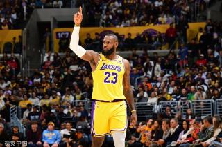 队的后卫不 队的后卫不